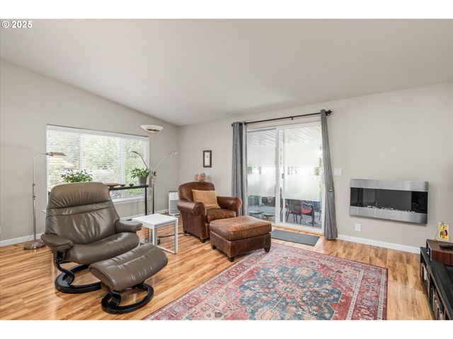 3220 CRESCENT Ave 80, Eugene, OR 97408