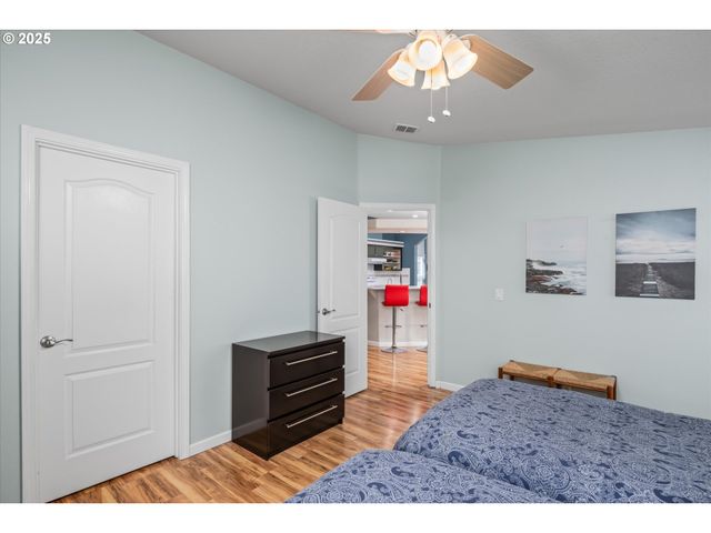 3220 CRESCENT Ave 80, Eugene, OR 97408