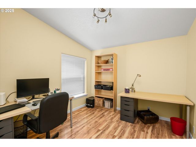 3220 CRESCENT Ave 80, Eugene, OR 97408