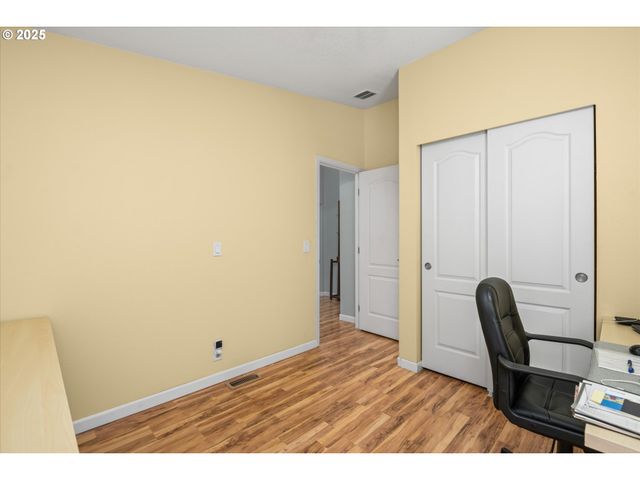 3220 CRESCENT Ave 80, Eugene, OR 97408
