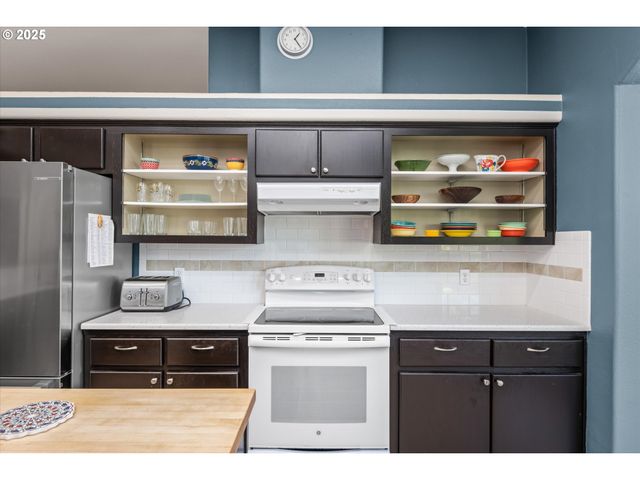 3220 CRESCENT Ave 80, Eugene, OR 97408