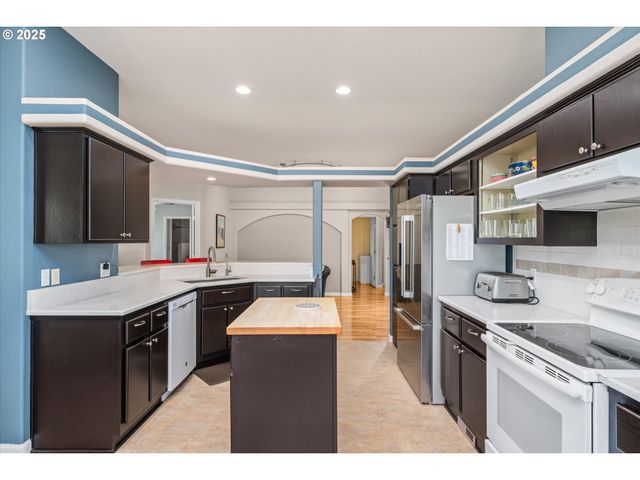 3220 CRESCENT Ave 80, Eugene, OR 97408