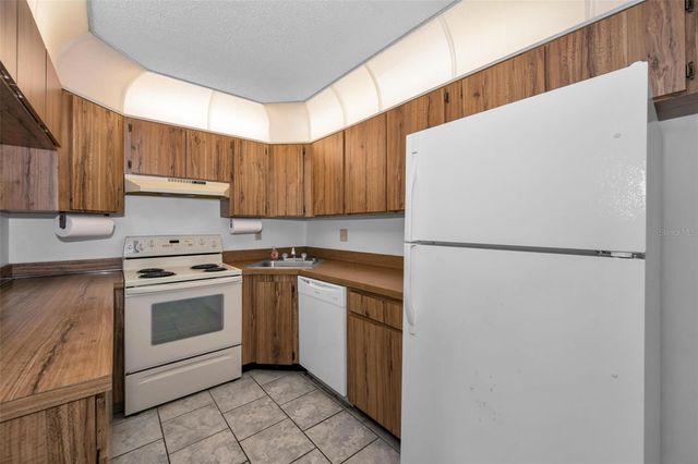 2687 PINE RIDGE WAY S B2, Palm Harbor, FL 34684