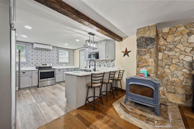 21 Church Street, Prospect, CT 06712
