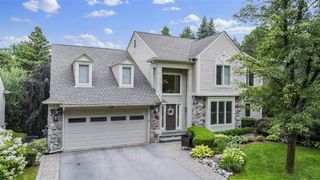33 Boulder Lane, Bloomfield Hills, MI 48304