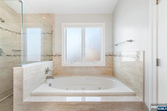 80B Liberty Place, Palisades Park, NJ 07650