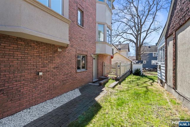 80B Liberty Place, Palisades Park, NJ 07650