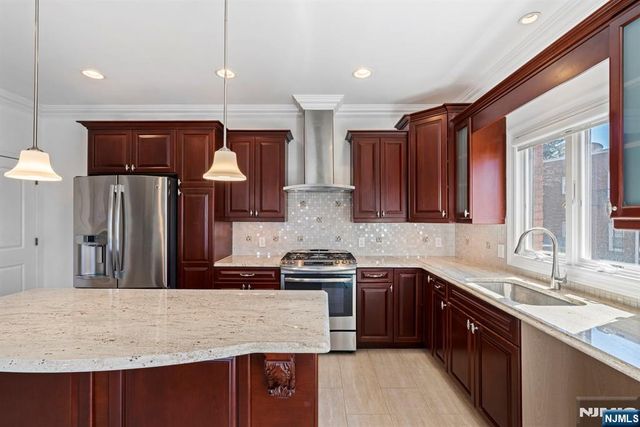 80B Liberty Place, Palisades Park, NJ 07650