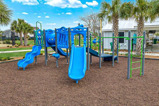 31 Ahoy Dr, Bluffton, SC 29910