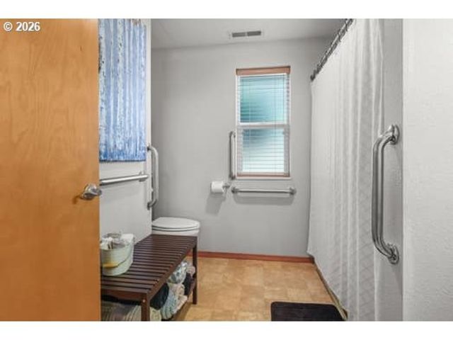 1068 9TH St, Washougal, WA 98671