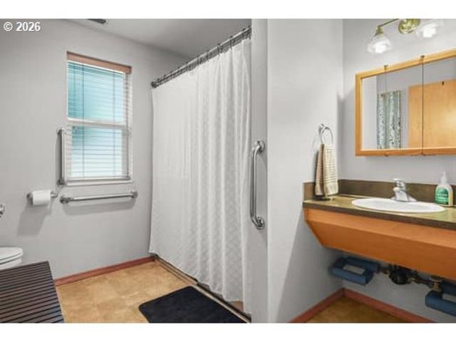 1068 9TH St, Washougal, WA 98671
