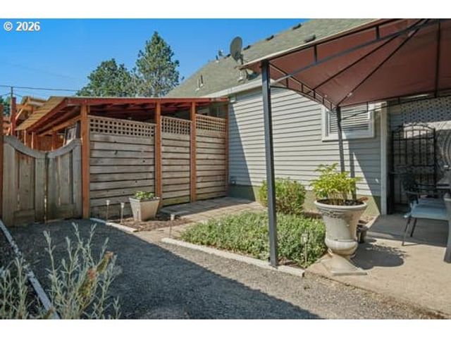 1068 9TH St, Washougal, WA 98671