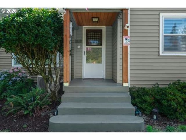 1068 9TH St, Washougal, WA 98671