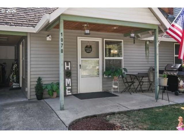 1068 9TH St, Washougal, WA 98671