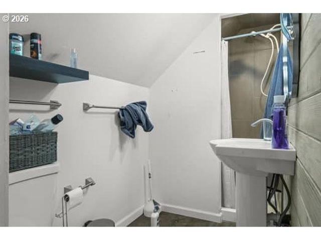 1068 9TH St, Washougal, WA 98671