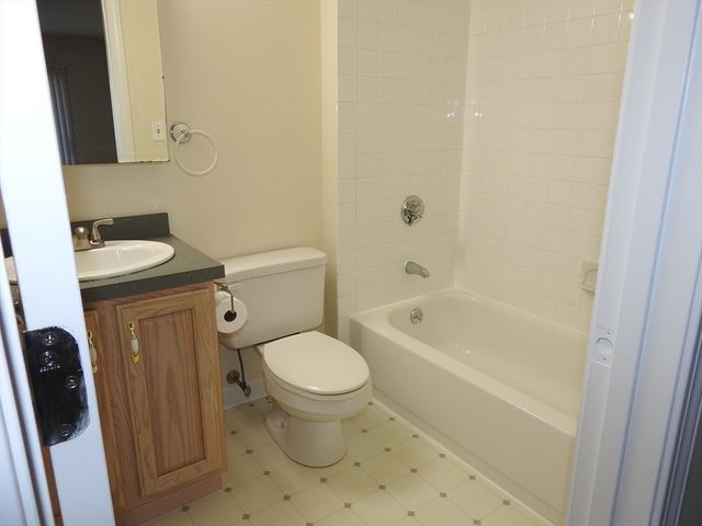 800 Bearses Way 4NF, Barnstable, MA 02601
