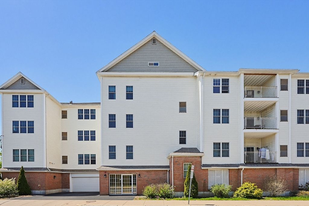 51 Pearl St 205, Malden, MA 02148