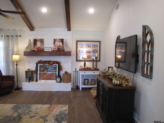 717 Meadow Creek Drive, Tyler, TX 75703