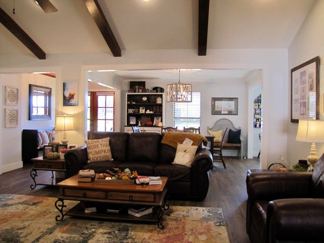 717 Meadow Creek Drive, Tyler, TX 75703