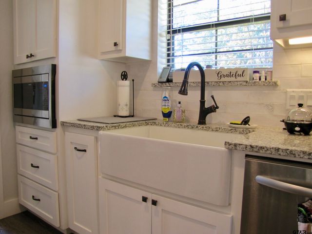 717 Meadow Creek Drive, Tyler, TX 75703