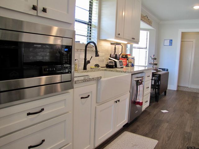 717 Meadow Creek Drive, Tyler, TX 75703