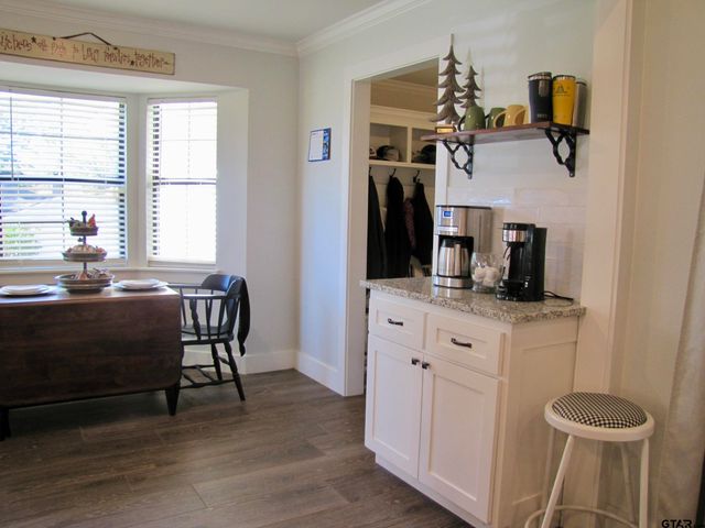 717 Meadow Creek Drive, Tyler, TX 75703