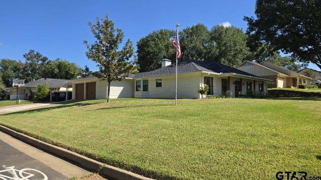 717 Meadow Creek Drive, Tyler, TX 75703