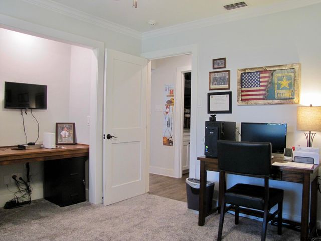 717 Meadow Creek Drive, Tyler, TX 75703