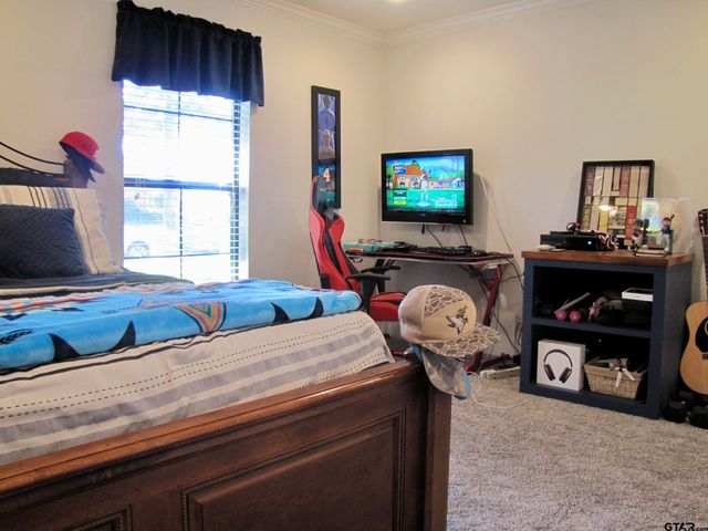 717 Meadow Creek Drive, Tyler, TX 75703