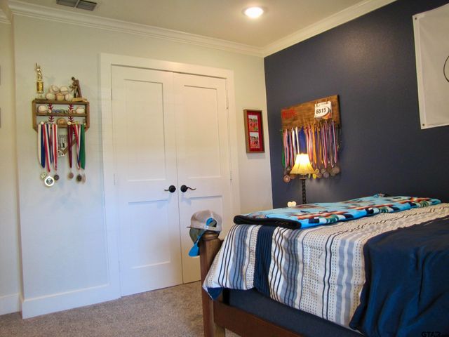 717 Meadow Creek Drive, Tyler, TX 75703