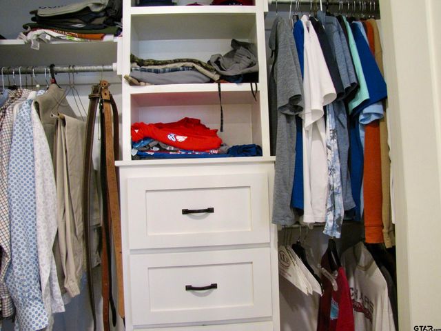 717 Meadow Creek Drive, Tyler, TX 75703