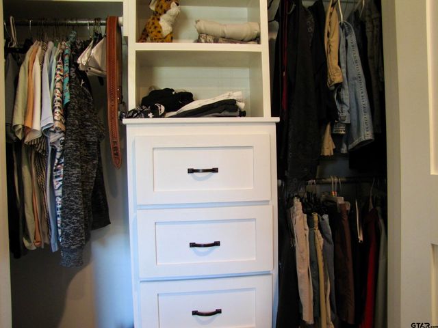 717 Meadow Creek Drive, Tyler, TX 75703