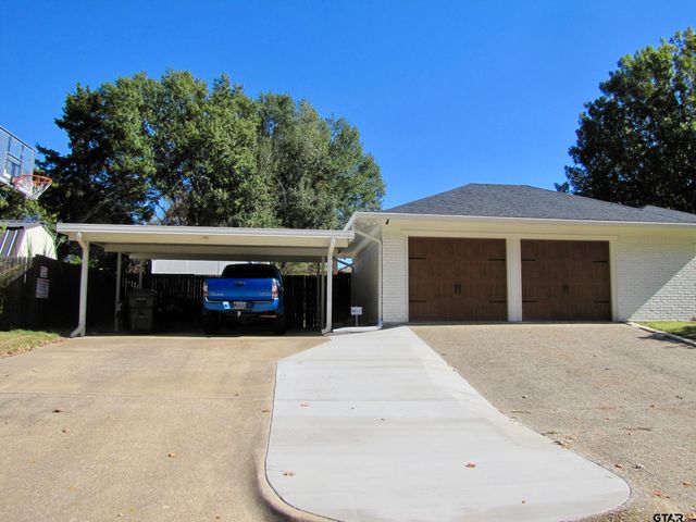 717 Meadow Creek Drive, Tyler, TX 75703