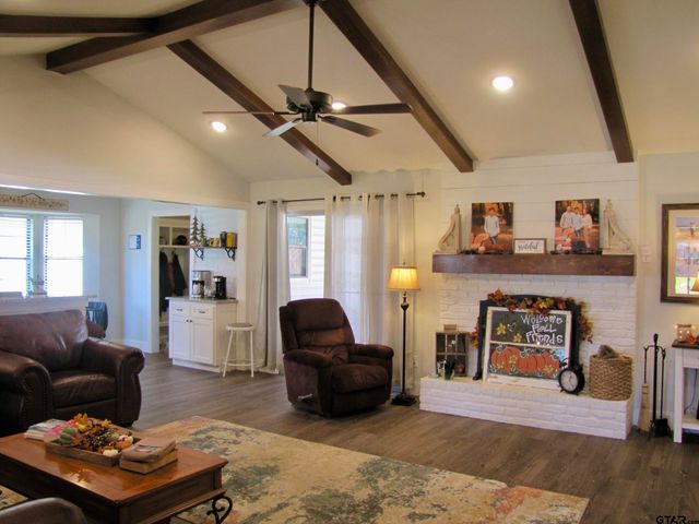 717 Meadow Creek Drive, Tyler, TX 75703