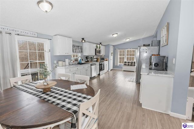 305 Ellen Lane, Brandenburg, KY 40108