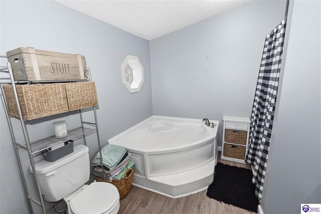 305 Ellen Lane, Brandenburg, KY 40108