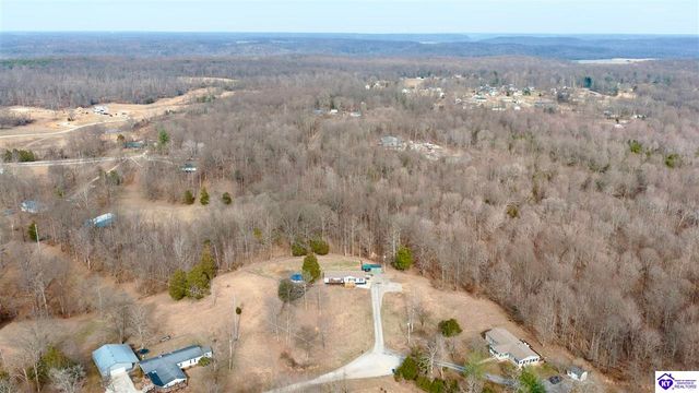 305 Ellen Lane, Brandenburg, KY 40108