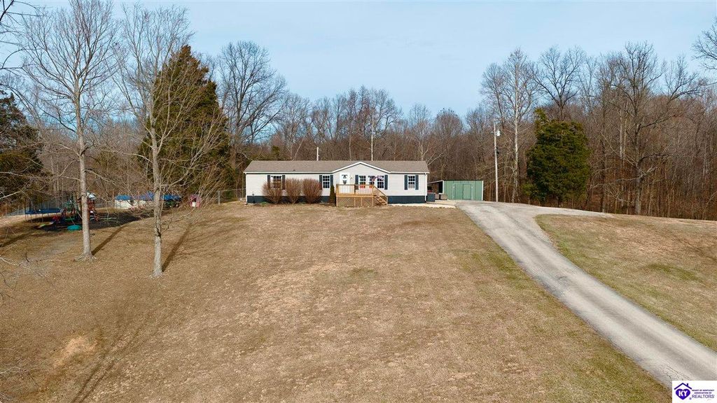 305 Ellen Lane, Brandenburg, KY 40108