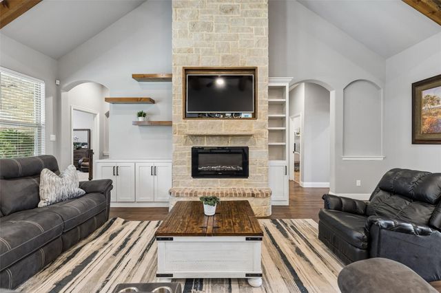 101 Sycamore Lane, Roanoke, TX 76262