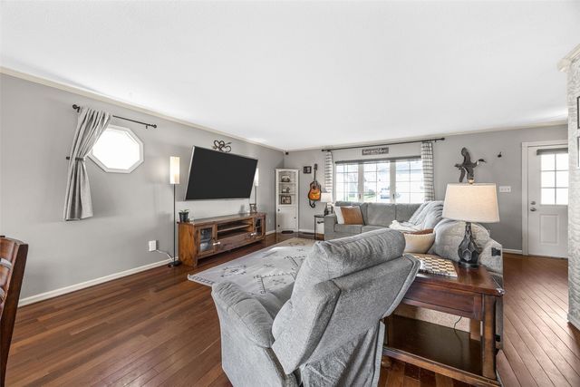 220 Summerhays, Tiffin, IA 52340