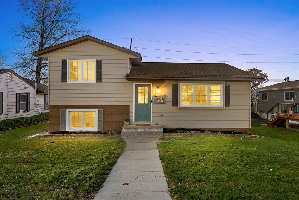 220 Summerhays, Tiffin, IA 52340