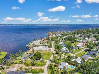 6923 Old Whiskey Creek DR, Fort Myers, FL 33919