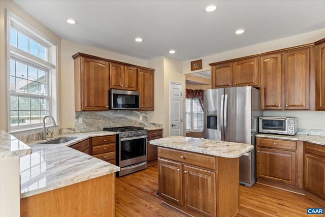 39 LAKEVIEW CT, Zion Crossroads, VA 22942