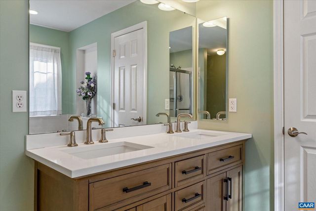 39 LAKEVIEW CT, Zion Crossroads, VA 22942