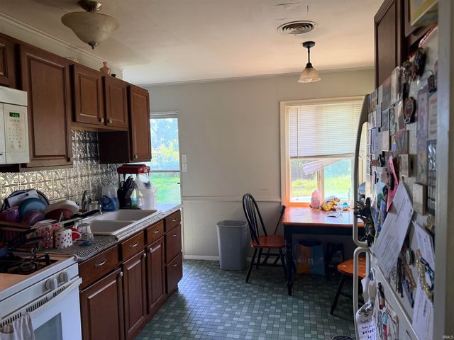 420 S Keesling Road, Muncie, IN 47304