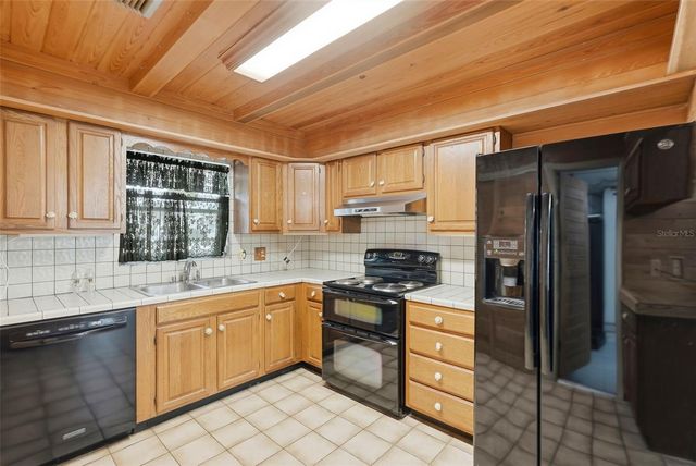 11422 62ND AVENUE, Seminole, FL 33772