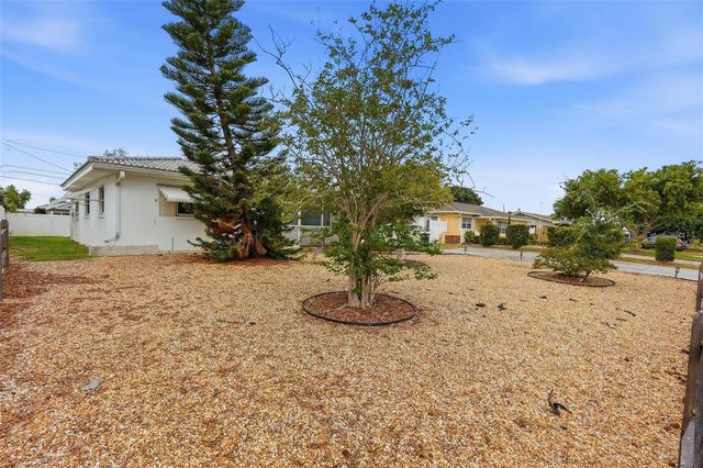 11422 62ND AVENUE, Seminole, FL 33772