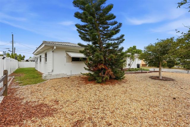 11422 62ND AVENUE, Seminole, FL 33772