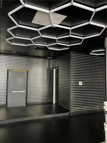 2498 Airline BLVD, Portsmouth, VA 23701