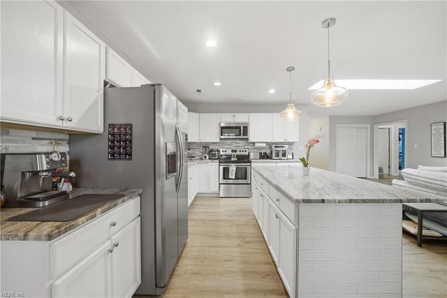 893 Riverbend RD, Virginia Beach, VA 23452